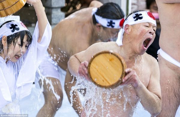 traditional japanese bathing attire