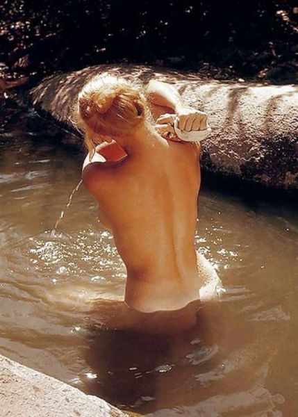 jennie garth magazine shoot