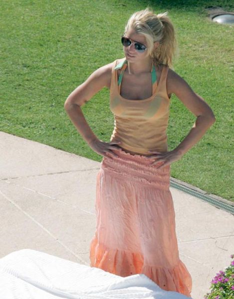 jessica simpson latest