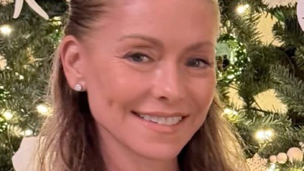 kelly ripa swimsuit