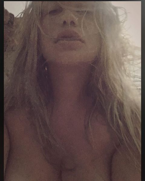 kesha buttocks