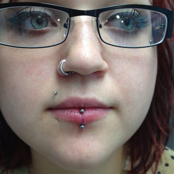 navel piercing