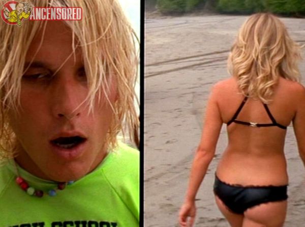 lauta bell bundy in a bikini