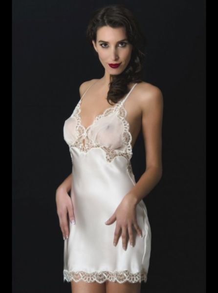 vie riche casanova woven short set