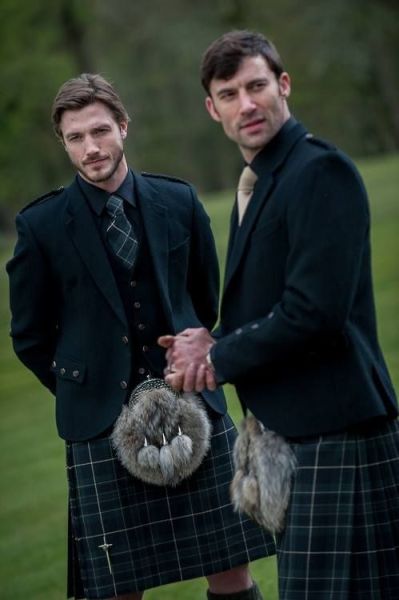 scotland men in kilts
