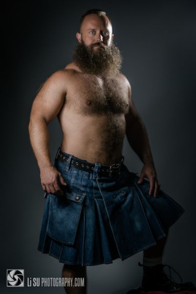 what do men wear under kilts