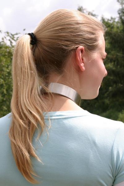 collar and leash feminist