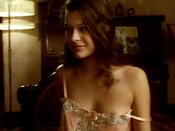 milla jovovich measurements