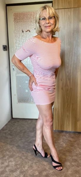 mature nudes spreading