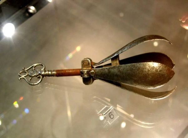 spanish inquisition devices