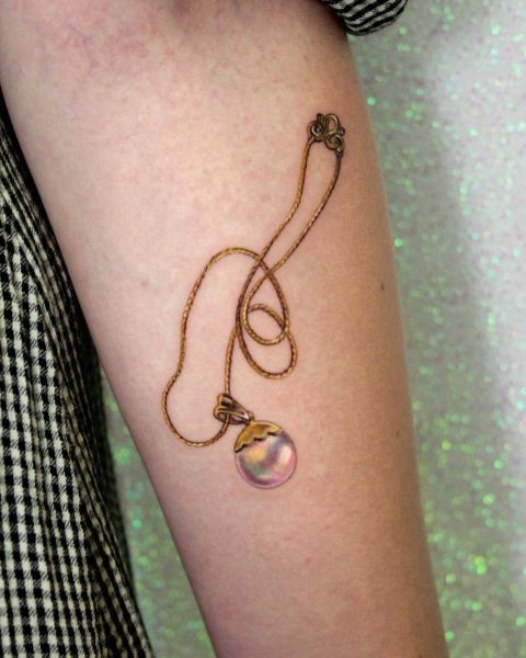 necklace tattoo drawing