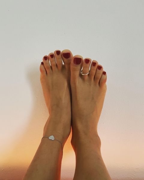 pretty feet high heels sandals