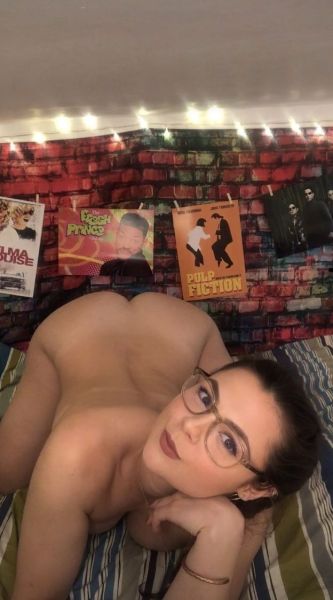 naked amateur flashing
