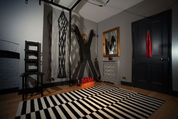 seattle dungeon room