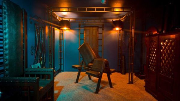 black dungeon room