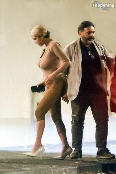 actress red carpet wardrobe malfunctions