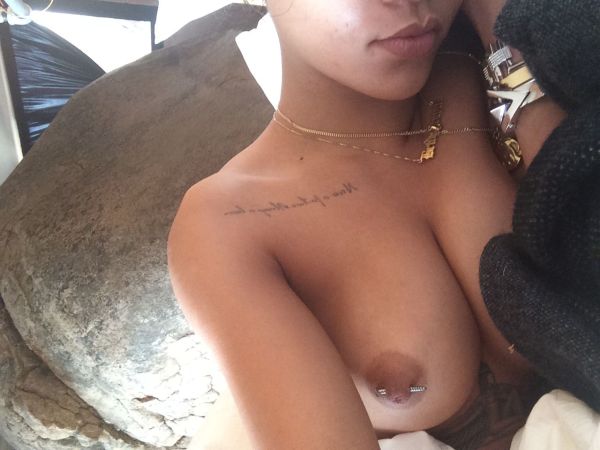 rihanna pregnant pics