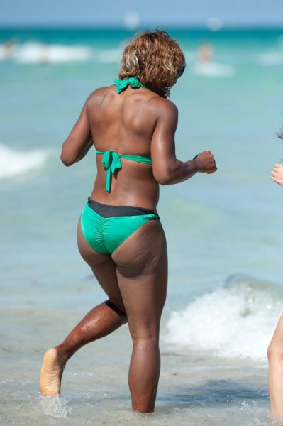 serena williams tennis racket