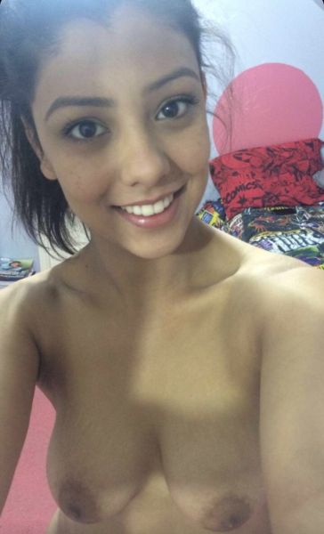 brunette tits selfie