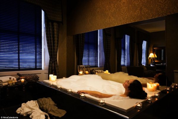 valentine hotel suite