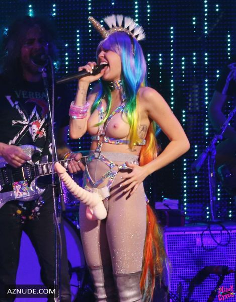 miley cyrus costa rica
