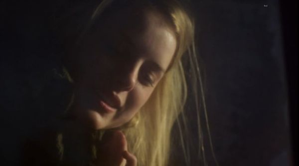 karen in shameless bath