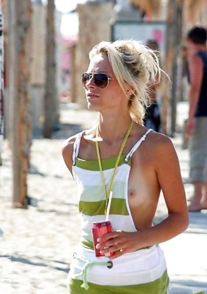 lesbian hard nipples