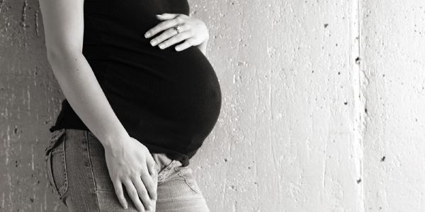 filipino pregnant slums