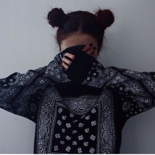 messy bun outfits