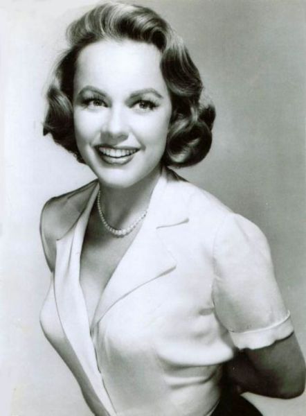 actress wonderbra
