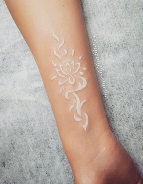 rose shoulder tattoo