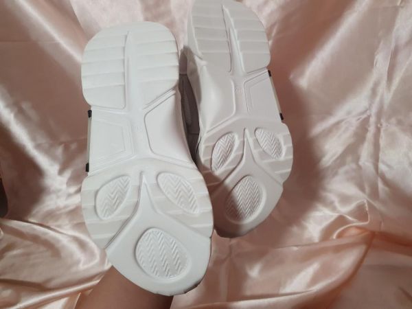 so sandals tan white