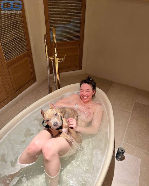 whitney cumminings bath
