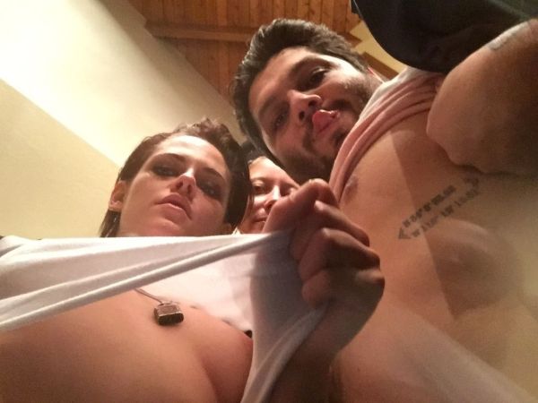nude shemale selfies